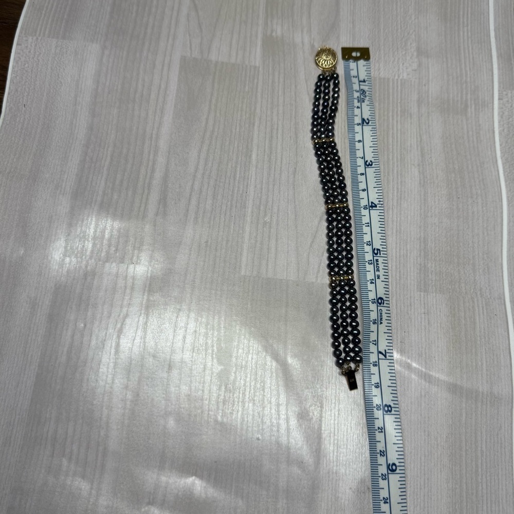 14k Yellow Gold Elegant Black Natural Multi-Strand Pearl Bracelet. - Picture 5 of 10